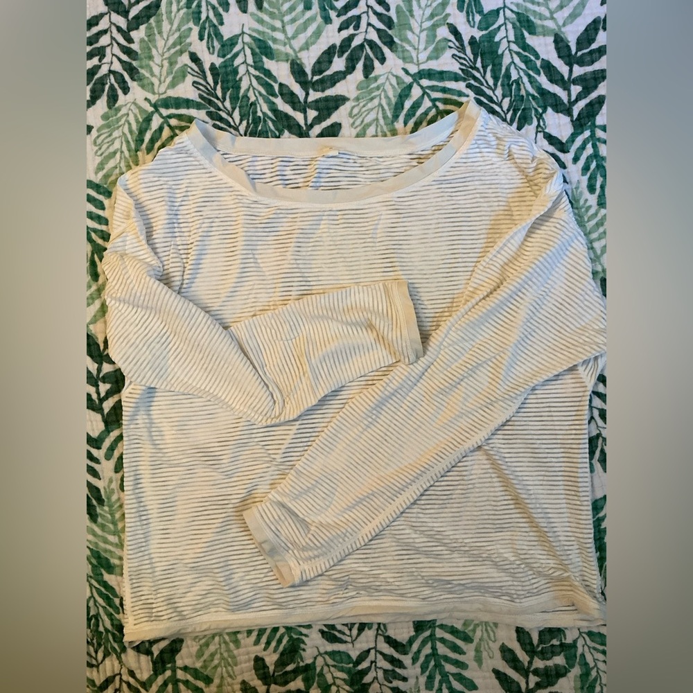 Lululemon Athletica Fitted White 3/4 Sleeve